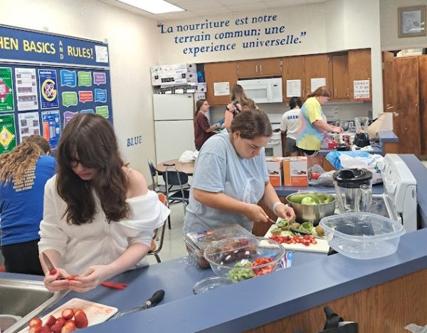 Students prepare their salsas prior to the annual competition. 
