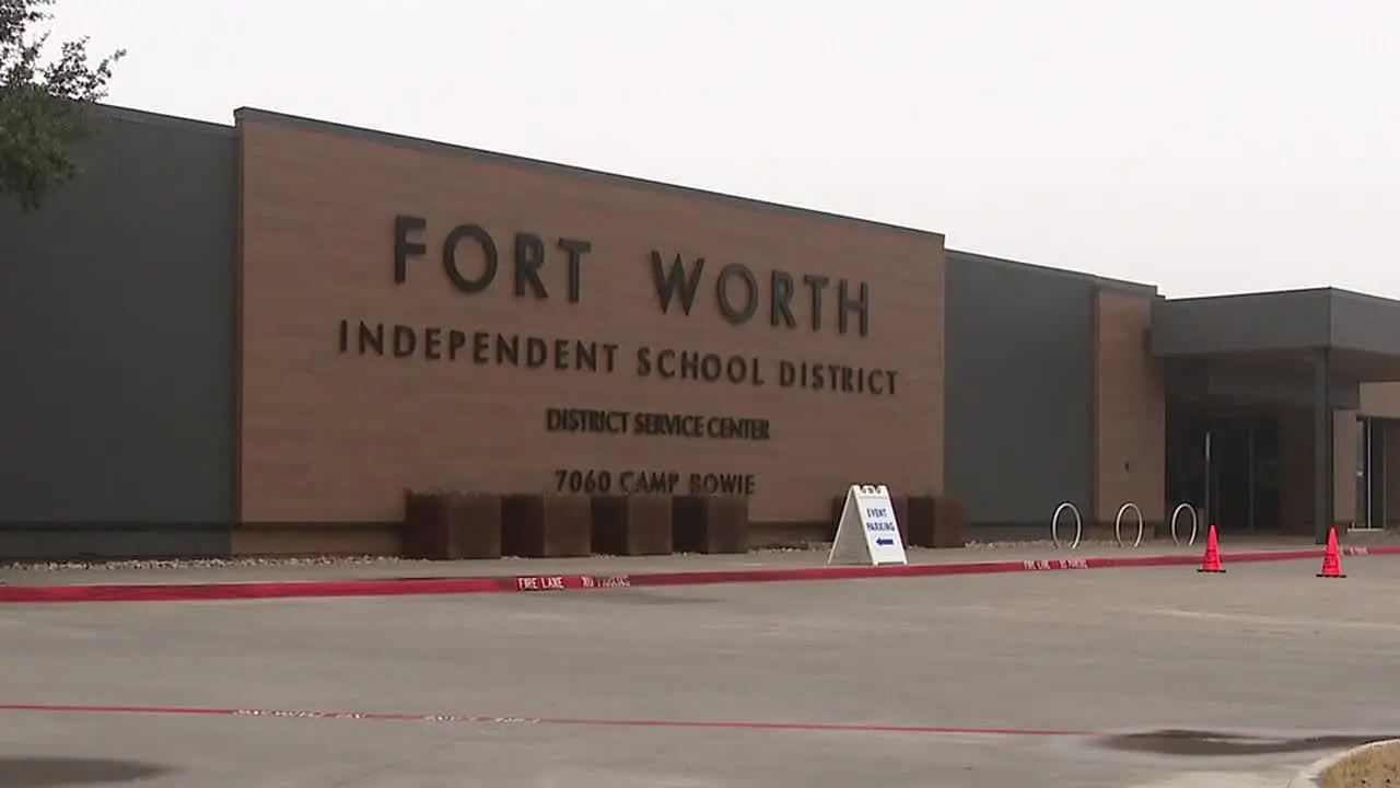 Substitute teacher in Fort Worth ISD calls on ICE to remove high school students